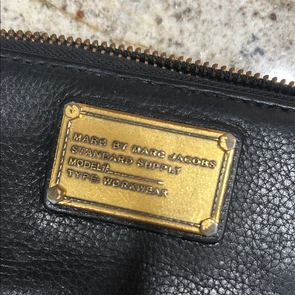 Marc Jacob’s Wallet - Picture 2 of 7